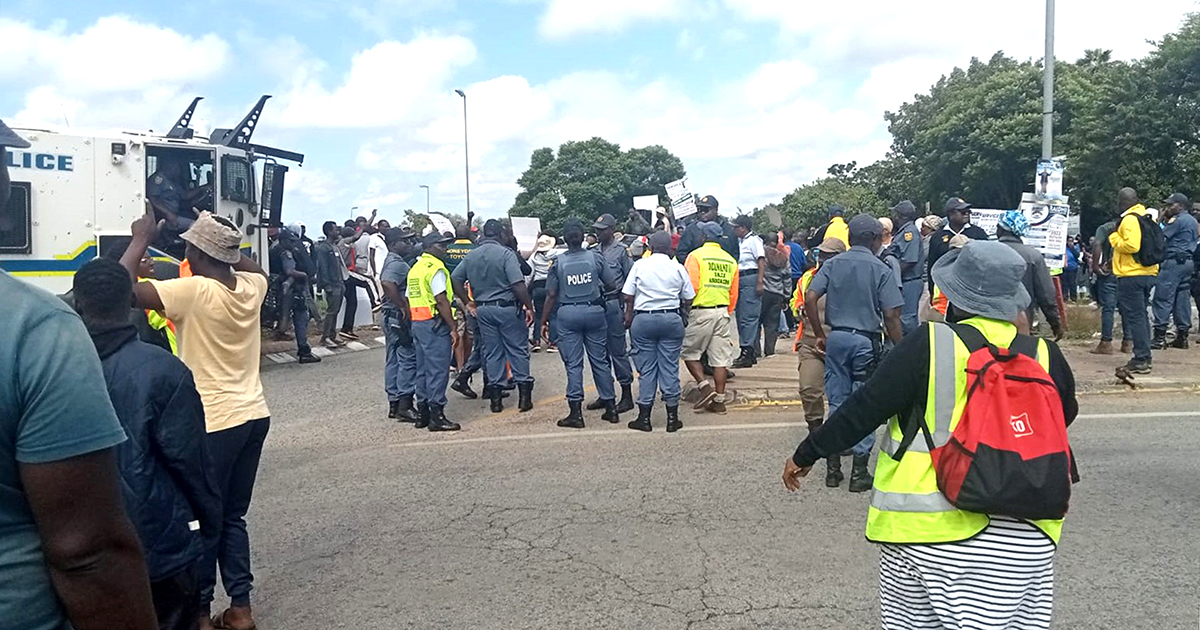 Protesters disrupt traffic on N1