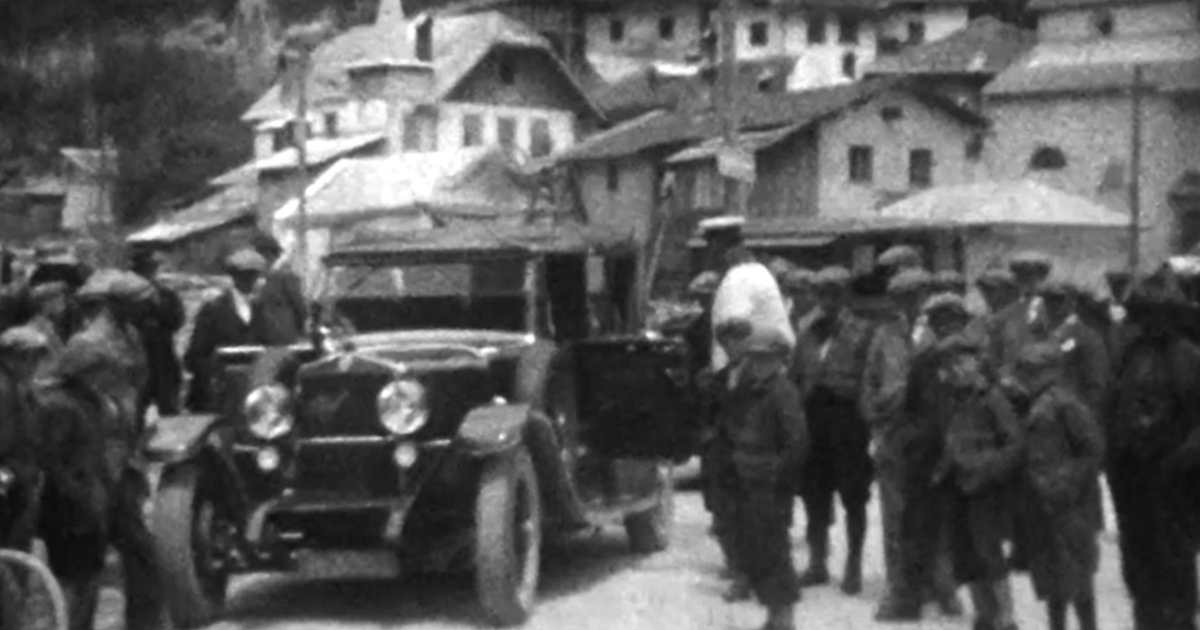 Watch: Oom Willem visits Venice and drives over the Alps (Film 5)