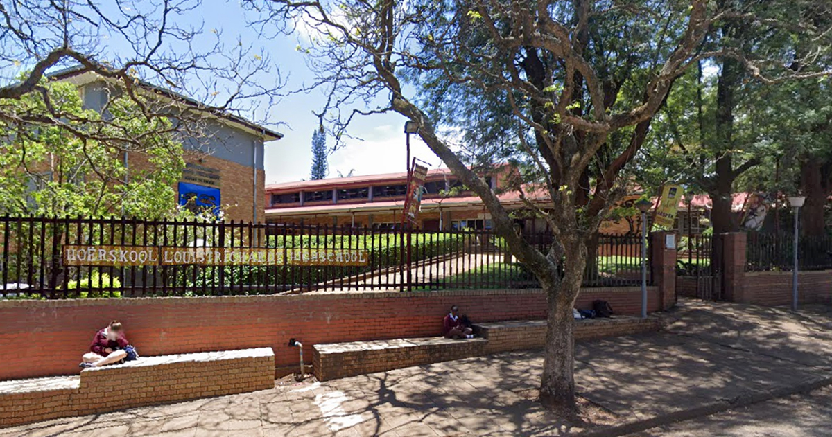 Polisieteenwoordigheid by skool bloot pro-aktiewe optrede gewees